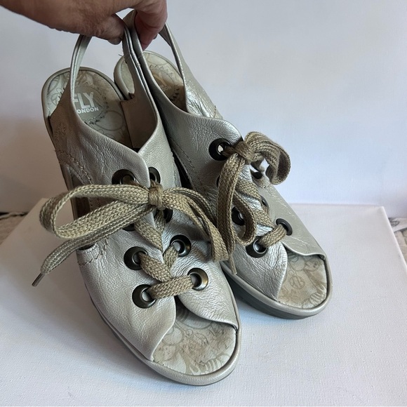 Fly London Wedge Heel Platform Lace Up Gold Shimmer Sandal Size 10 - Picture 9 of 11